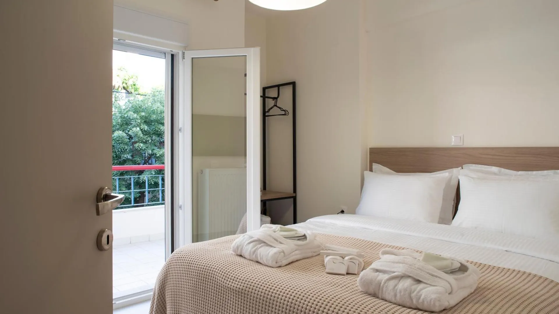 S64 East Side Apartment テッサロニキ ギリシャ
