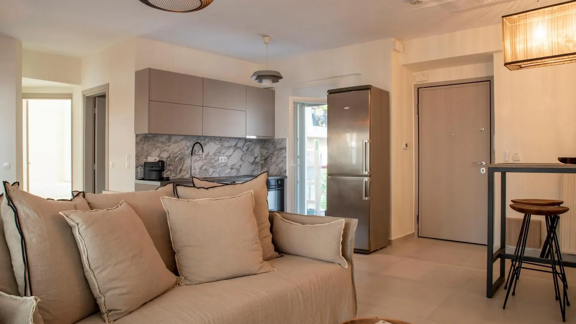 S64 East Side Apartment テッサロニキ